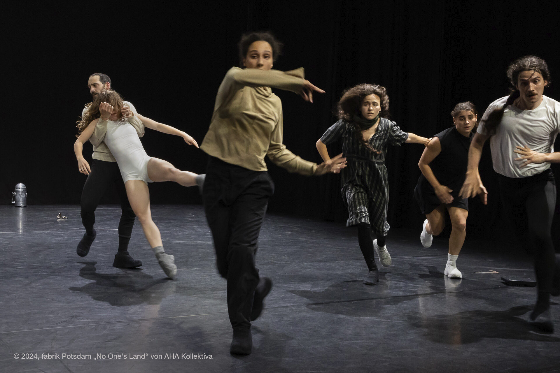 AHA Kollektíva - No One's Land